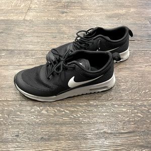 Nike | Air Max Thea | black and white | size 6.5
